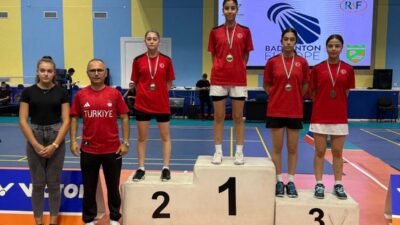 Bulgaristan’ın Pazarcık şehrinde gerçekleşen ‘Hebar U17 Bulgaria Open’ Badminton Turnuvası’nda