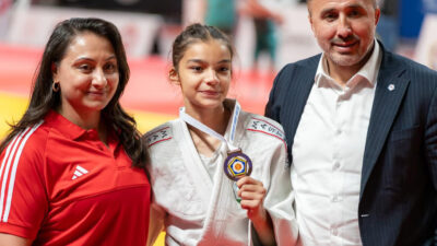 Osmangazi Belediyespor Kulübü judocusu Melek Saraç, Kocaeli’de düzenlenen Yıldızlar Avrupa