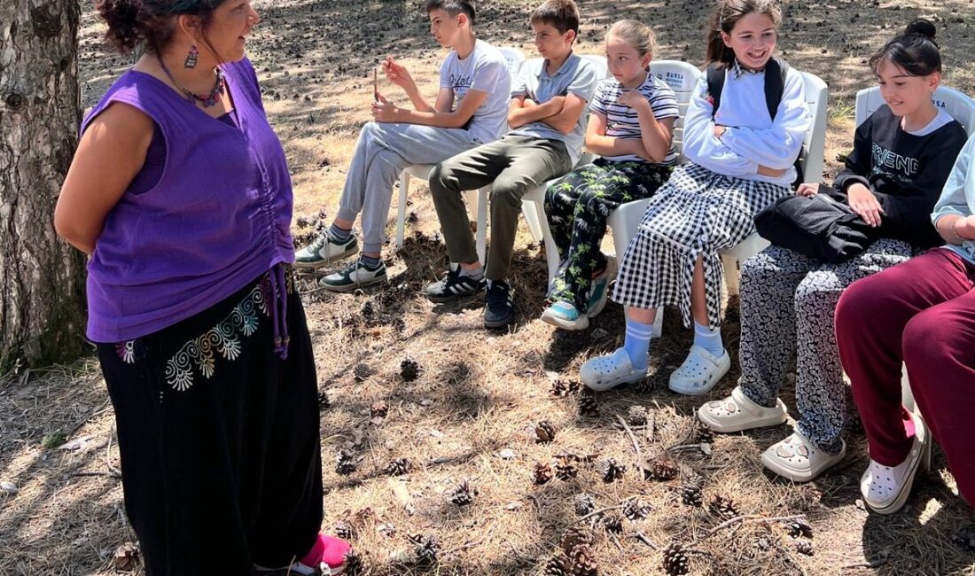 Gezici Kütüphane çocukları masallar ile buluşturdu Osmangazi Belediyesi, Gezici Kütüphane bünyesinde düzenlediği ‘Masal Dinletisi’ etkinliği ile