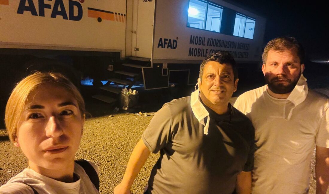 Bursalı Eczacılar Görev Başında Bursa’da çıkan orman yangınlarında ihtiyaç duyulan acil tıbbi malzeme tedariği