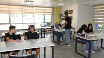 Osmangazili çocukların her yıl heyecanla beklediği yaz okulu kapılarını açtı.