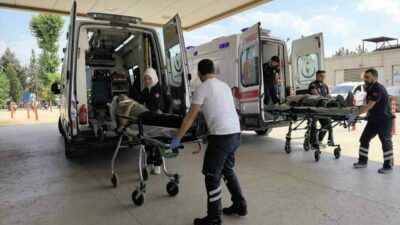 Bursa’nın İnegöl ilçesinde meydana gelen kazada kontrolden çıkan otomobil yol