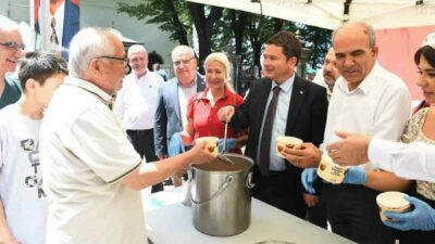 Osmangazi Belediye Başkanı Erkan Aydın, Muharrem ayı vesilesiyle kazanların başına