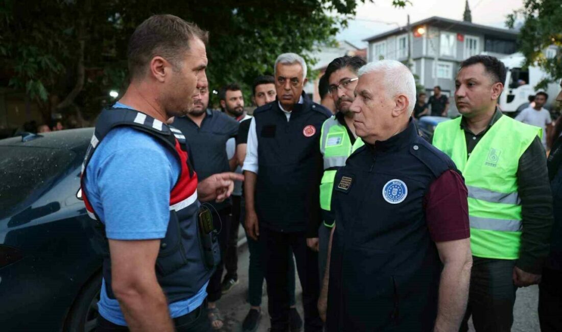 Başkan Bozbey’den yangın bölgesine ziyaret Bursa Büyükşehir Belediye Başkanı Mustafa Bozbey, Kestel ilçesinde başlayan ve