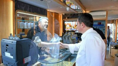 Osmangazi Belediye Başkanı Erkan Aydın, mahalle ziyaretleri kapsamında Küçükbalıklı Mahallesi