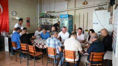 Karacabey Belediye Başkanı Fatih Karabatı, halkla iç içe yönetim anlayışını