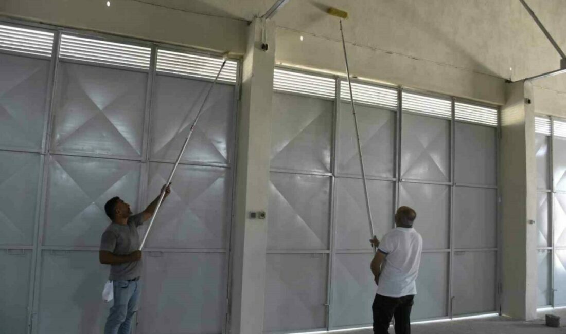 Belediye ekipleri, boya-badana ve tadilat hizmetiyle yüzleri güldürdü Karacabey Belediyesi Destek Hizmetleri Müdürlüğü, kırsal mahallelerin ihtiyaçlarını yerinde tespit