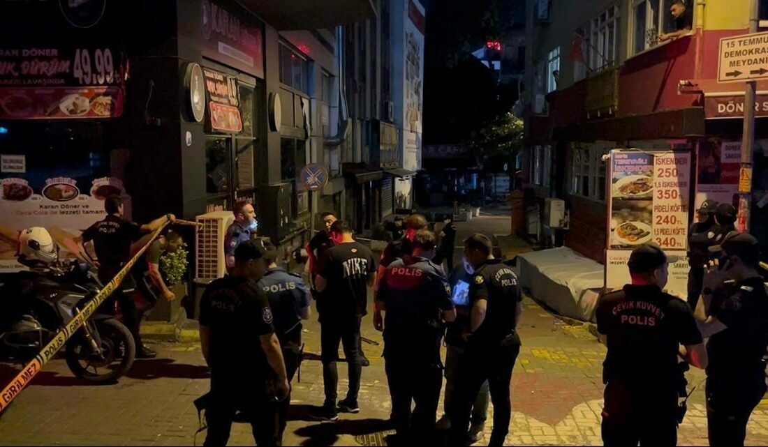 Bıçak çektiği polis tarafından bacağından vurulan şahıs tutuklandı Bursa’da bıçak çektiği polis tarafından bacağından vurularak etkisiz hale getirilen