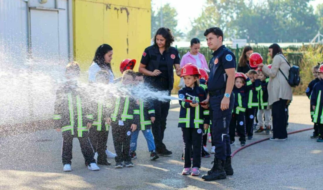 Bursa İtfaiyesi’nden 183 bin öğrenciye yangın güvenliği eğitimi Bursa Büyükşehir Belediyesi İtfaiye Daire Başkanlığınca muhtemel yangın ve acil