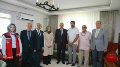 Bursa Valisi Erol Ayyıldız, 15 Temmuz 2016 tarihinde gazi Mustafa