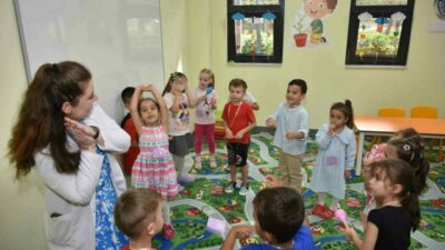 Bursa Büyükşehir Belediyesi’nin ‘Önce çocuklar gülümseyecek’ teması ile hayata geçirdiği