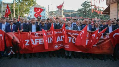 Bursa’da 15 Temmuz Demokrasi ve Milli Birlik Günü’nde şehitler anıldı.