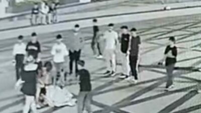 BURSA (İHA) – Bursa Kent meydanında 14 yaşındaki kız 4