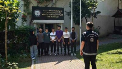 Bursa’da polis ekipleri, yasa dışı yollarla yabancı uyruklu şahısları taşıyan