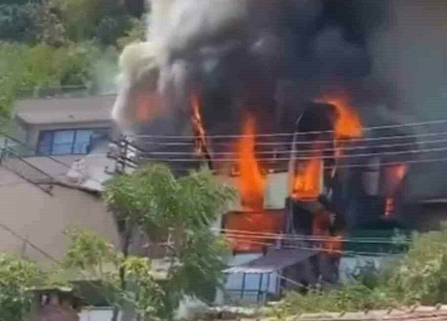 Bursa’da korkutan yangın Bursa’da ormana yakın bir evde çıkan yangın mahalle sakinlerinde paniğe