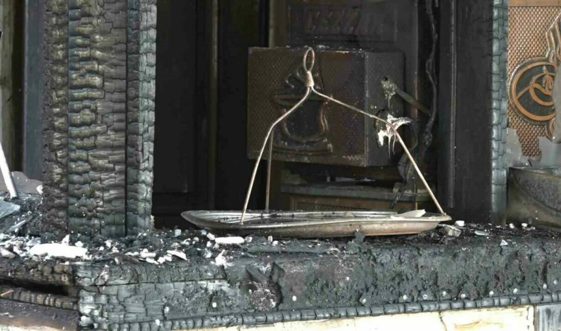 Bursa’da tarihi çay bahçesi alevlere teslim oldu Bursa’da tarihi Çekirge Semti’nde 1.Murat Hüdavendigar Camisi’nin bahçesindeki çay bahçesi