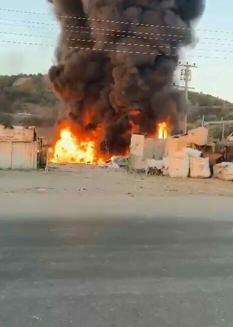 Bursa’da yine hurdacı yangını, yine çevre felaketi Bursa’nın Osmangazi ilçesinde geri dönüşüm tesisinin atık kağıt bölümünde çıkan