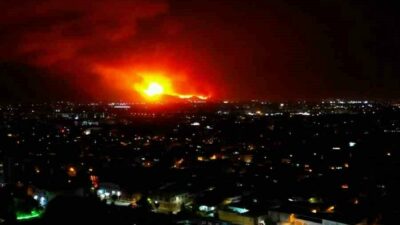 Bursa’nın Gürsu ilçesindeki ormanlık alandaki yangında, patlamalar dron ile havadan