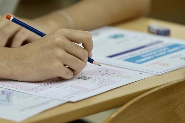 Bursa’dan YKS’de üç Türkiye birincisi çıktı 2025 Yükseköğretim Kurumları Sınavı’nda (YKS) birinci olan 9 adaydan 3’ü