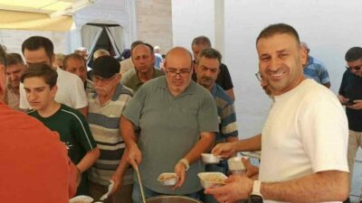 Bursa’nın Osmangazi ilçesine bağlı Emek Mahallesi’nde bir esnaf cami bahçesinde