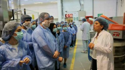 Bursa Büyükşehir Belediyesi Gençlik Kulübü üyesi gençler, ‘Gülümseyen Gençlik’ programı