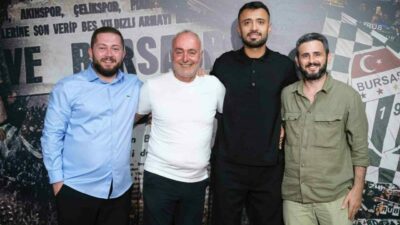 Bursaspor Kulübü, şampiyon kadroda yer alan deneyimli stoper Mehmet Yiğit’e