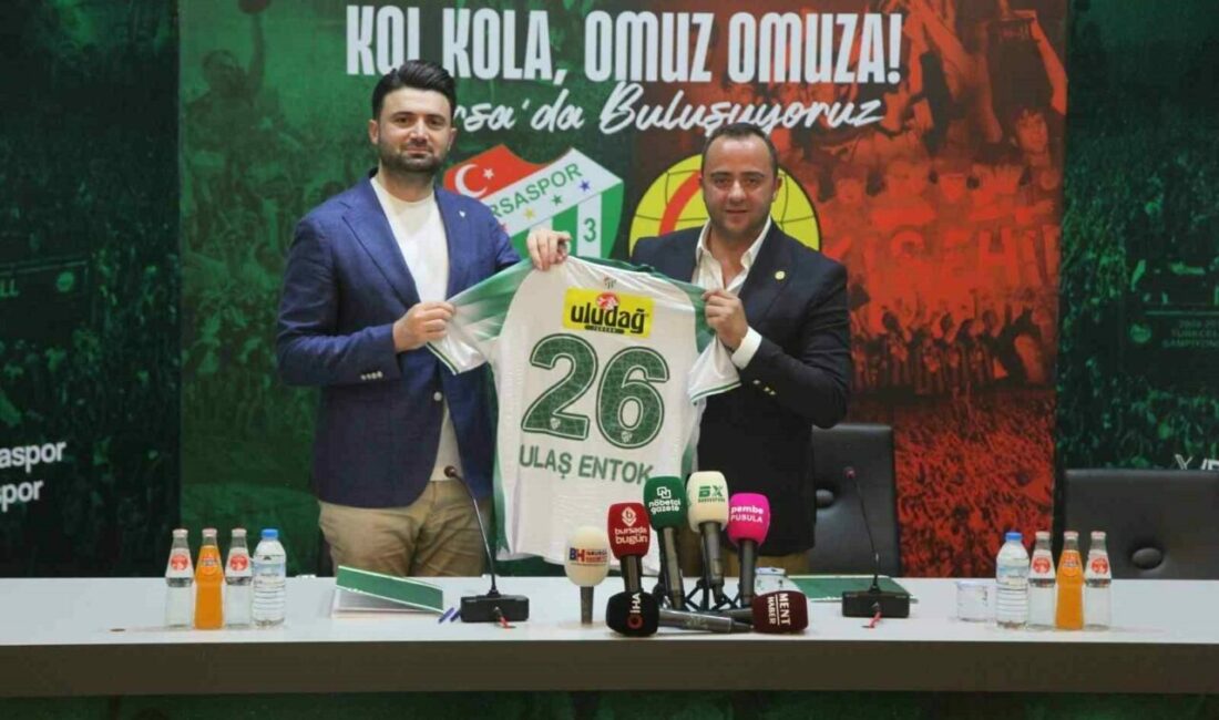 Bursaspor ve Eskişehirspor’dan dostluk maçı Bursaspor Başkanı Enes Çelik ve Eskişehirspor Başkanı Ulaş Entok, 16