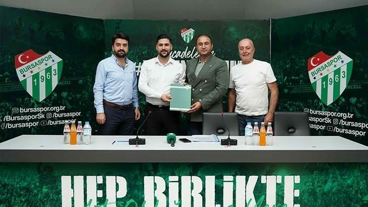 Bursaspor’un yayın hakları AS TV’ye verildi Bursaspor’un 2025-2026 sezonundaki iç saha maçlarının yayın hakları için yapılan