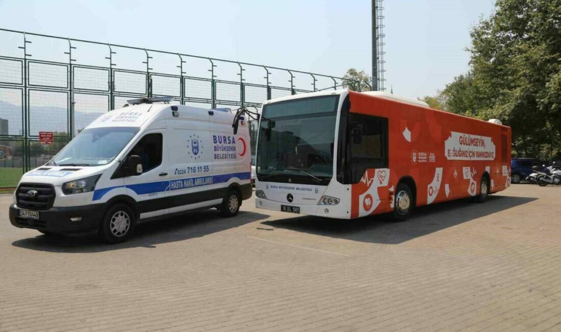 Büyükşehir, yangın bölgesindeki yaraları sarmaya başlıyor Bursa’da çıkan orman yangınlarıyla mücadeleyi tüm birimleriyle sürdüren Büyükşehir Belediyesi,