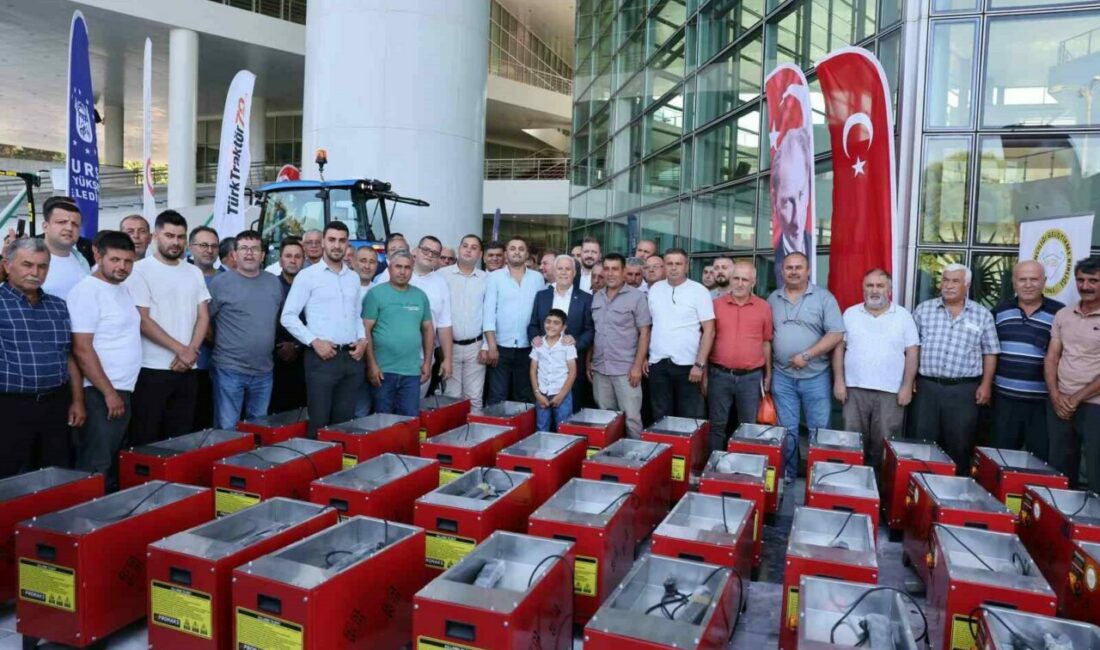 Büyükşehir’den kırsal mahallelere ekipman desteği Bursa Büyükşehir Belediyesi, çiftçilerin ürettikleri ürünleri düşük maliyetlerle ve en