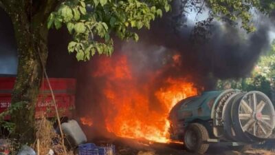 Bursa’nın İnegöl ilçesinde bahçedeki ilaçlama makinesi alev topuna döndü. Alevler