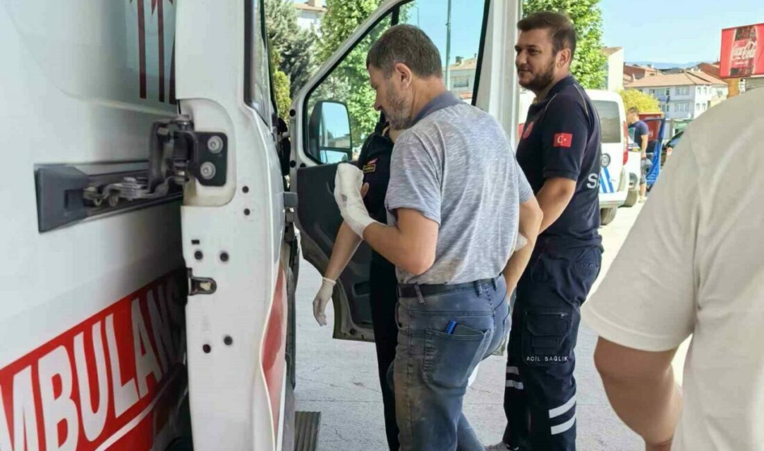 Çocuğuna uçurtma yaparken parmakları kopan babaya en anlamlı hediye Bursa’nın İnegöl ilçesinde oğluna uçurtma yapmak isterken, elini bıçkıya kaptıran