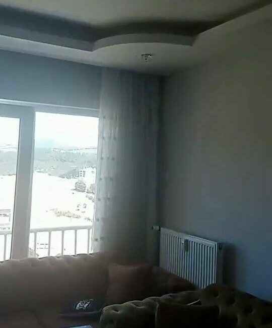 Bursa’nın Gemlik ilçesinde meydana gelen 4.2’lik depreme evinde yakalanan bir