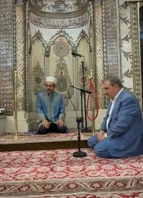 Destici Haşr Suresi okudu Büyük Birlik Partisi (BBP) Genel Başkanı Mustafa Destici, Bursa’da Muradiye