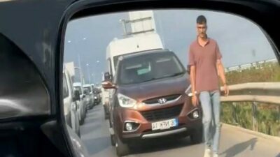 Bursa’da emniyet şeridini ihlal eden otomobillere ders vermek isteyen bir