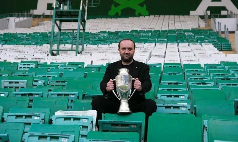Enbiya Topal: “Görevime değil, paylaşımlarıma son veriyorum” Bursaspor Proje Kurulu Başkanı ve Bursastore Sorumlusu Enbiya Topal, sosyal