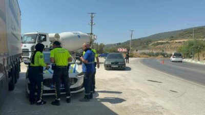 Gemlik İlçe Emniyet Müdürlüğü Trafik Denetleme Amirliği tarafından araç trafiğini