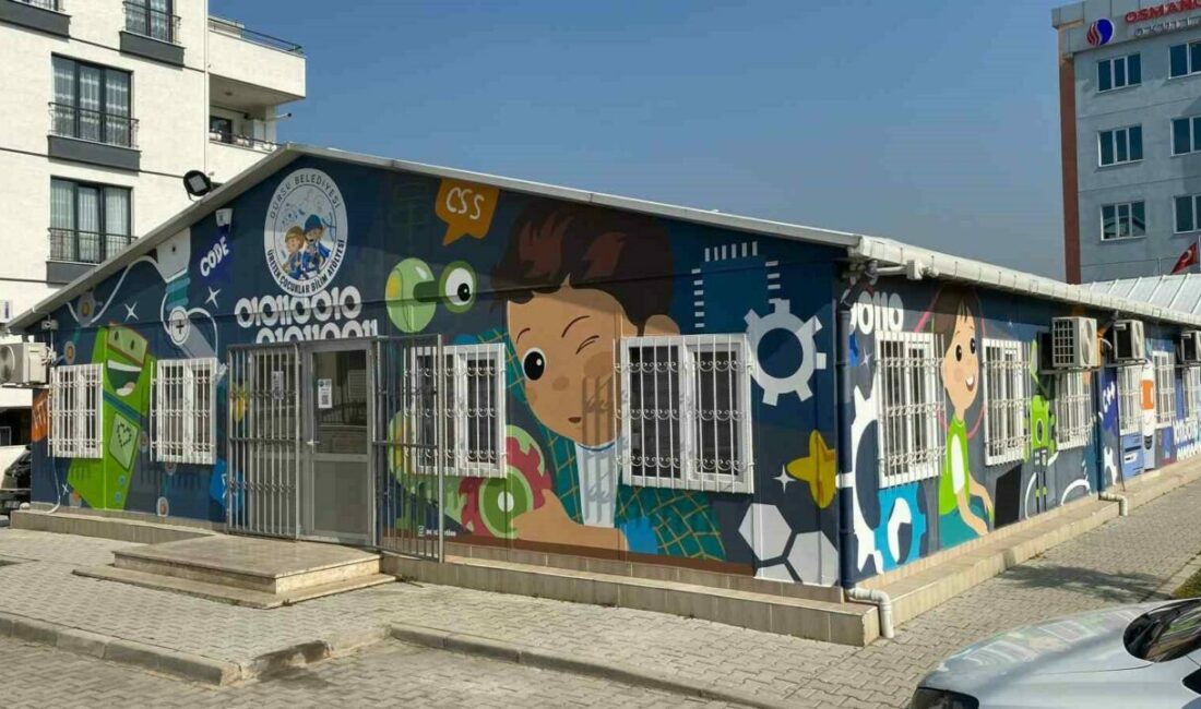 Gürsu’nun üreten çocukları model gemi yapım kursunda Gürsu Belediyesi’nin Gürsu’daki ve komşu ilçelerdeki çocukları teknoloji ve tasarımla