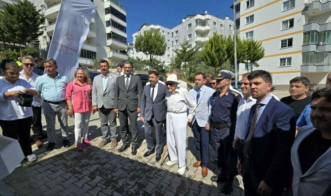 Hayırsever Demiröz’ün yaptığı Acil Sağlık Hizmetleri İstasyonu hizmete girdi Bursa’nın Mudanya ilçesinde, hayırsever iş insanı Emin Demiröz tarafından yaptırılan