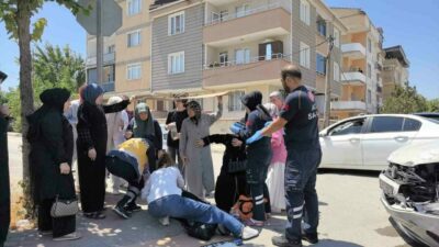 Bursa’nın İnegöl ilçesinde meydana gelen zincirleme kazada 3 araç çarpıştı;