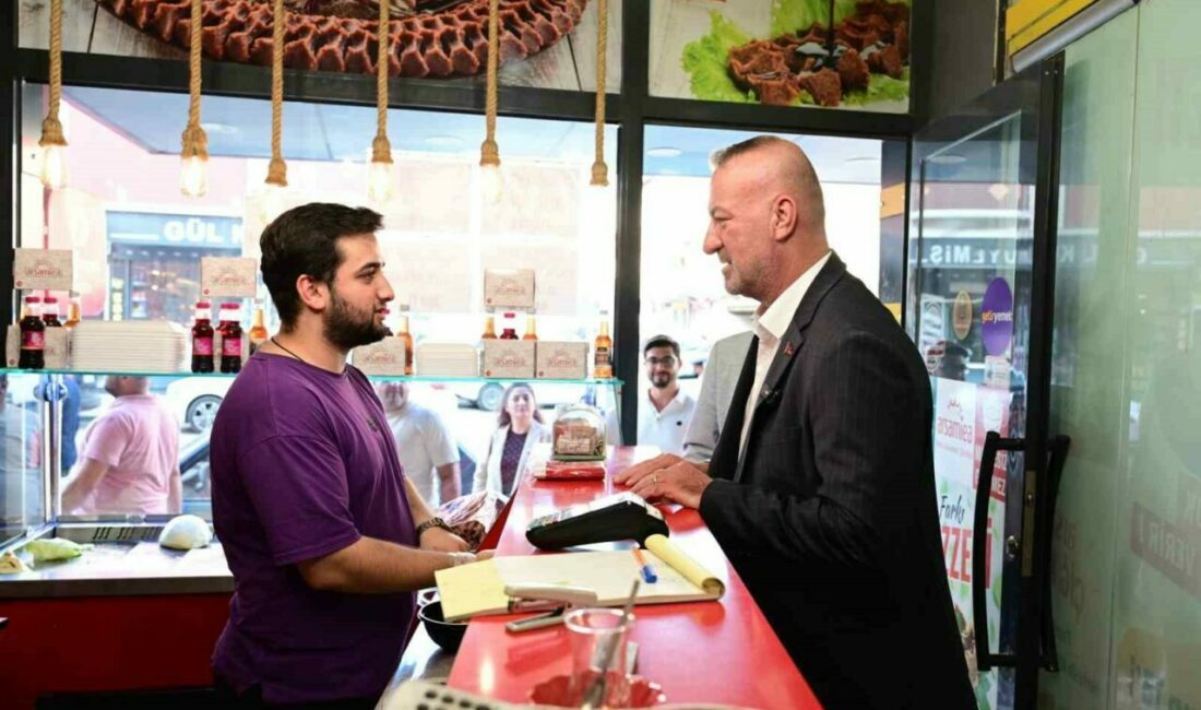 Karabatı’dan bayrağın gölgesinde milli birlik vurgusu Karacabey Belediye Başkanı Fatih Karabatı, 15 Temmuz Demokrasi ve Milli