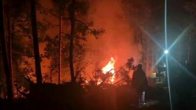 Karacabey Belediyesi, Mustafakemalpaşa’nın Alacaat Mahallesi’nde 23 saat süren orman yangınına