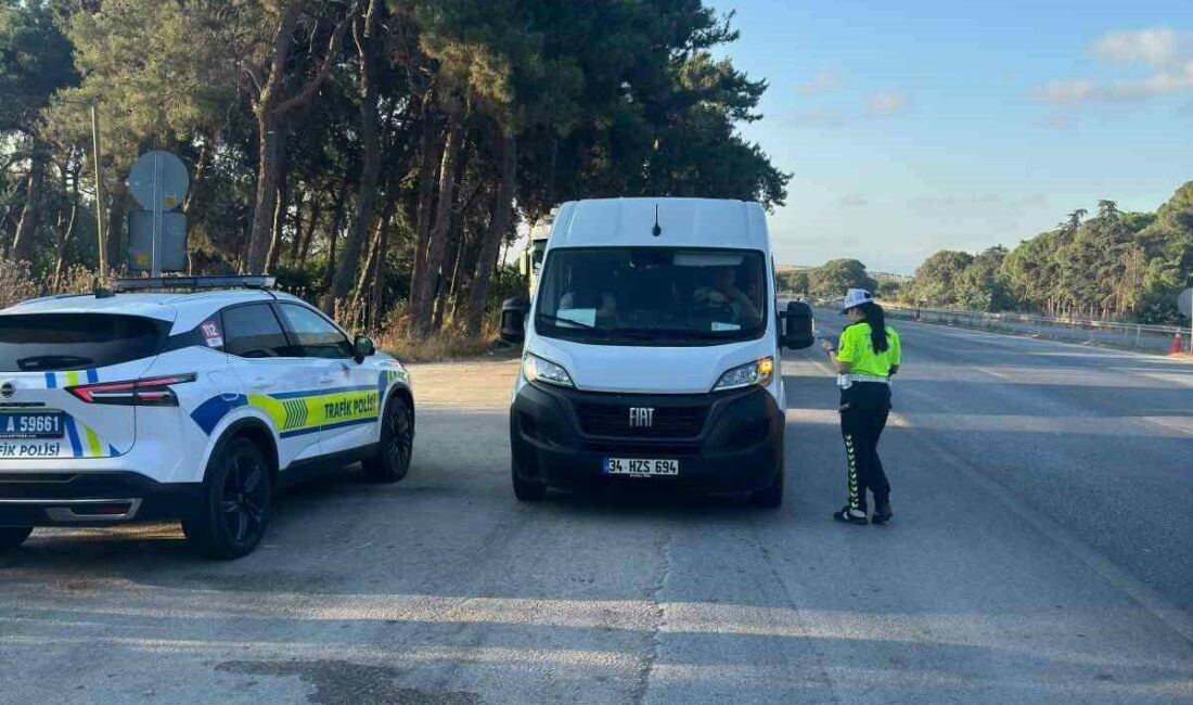 Karacabey’de 20 servise ceza Bursa’nın Karacabey ilçesinde Bölge Trafik Denetleme İstasyon Amirliği ekipleri, 7-11