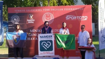 Karacabey Belediyesporlu okçular, Türkiye Okçuluk Federasyonu’nun düzenlediği 2025 Açık Hava