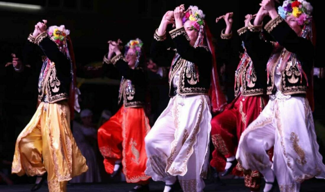 Karagöz Halkdansları Topluluğu’ndan Üsküp’te gururlandıran birincilik Selin Kuyucu Kılıç ve Gökhan Kılıç yönetimindeki Karagöz Halkdansları Topluluğu,