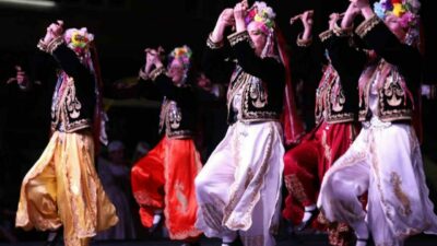 Selin Kuyucu Kılıç ve Gökhan Kılıç yönetimindeki Karagöz Halkdansları Topluluğu,