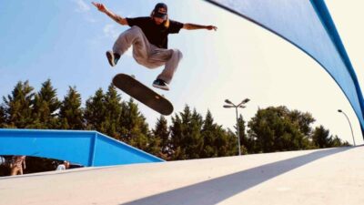 Türkiye’nin dört bir yanından gelen kaykaycılar, Sukaypark’ta düzenlenen Mattia Ahmet