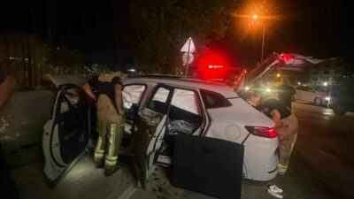 Bursa’nın Yıldırım ilçesinde gece yarısı meydana gelen feci kazada aynı