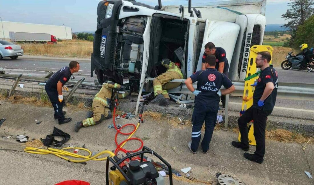 Kontrolden çıkan kamyon devrildi: 1 ağır yaralı Bursa-Balıkesir karayolunda kontrolden çıkan kamyonun devrildiği kazada sürücüsü ağır yaralandı.