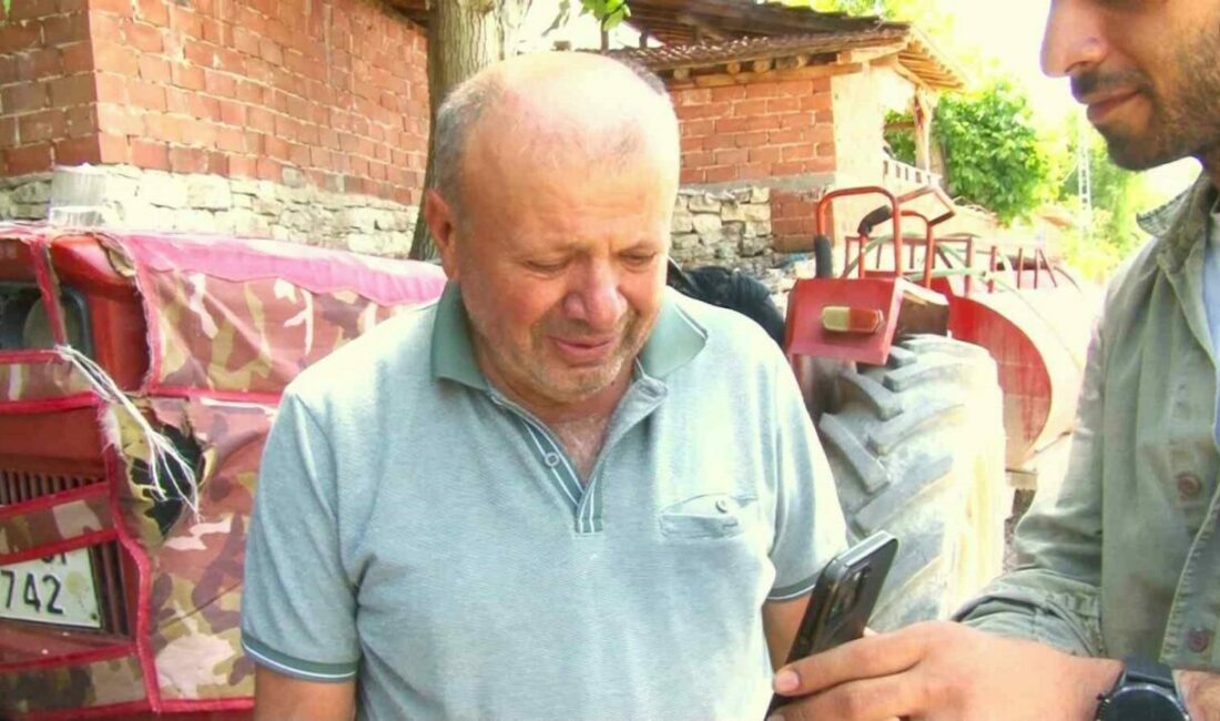 Lastiği patlak traktörüyle yangına su taşıyan çiftçi İHA’ya konuştu: Bursa’nın Harmancık ilçesinde süren orman yangınına 40 kilometre ötedeki köyünden